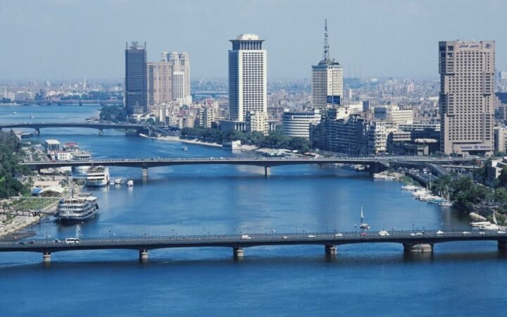 وزير الصحة المصري يؤكد مواصلة علاج جرحى غزة واستيعاب نصف مليون نازح سوداني