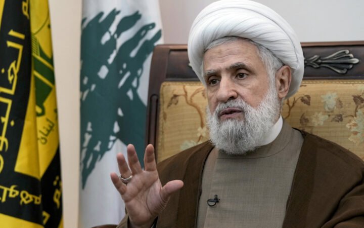 نعيم قاسم يكشف عن "أمرين تواجه المقاومة من خلالهما" ويوجه رسائل حادة للسلطة ويتعهد بـ"تحرير الأرض"