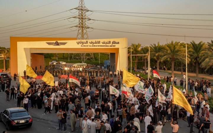 "المقاومة الإسلامية في العراق" تهدد بإسقاط الحكومة إذا استمر الحصار على إيران
