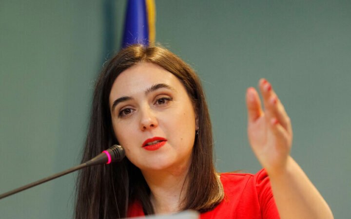 مندل: تصعيد زيلينسكي بضربات المسيّرات ضد روسيا باء بالفشل وقاد لدمار في أوكرانيا