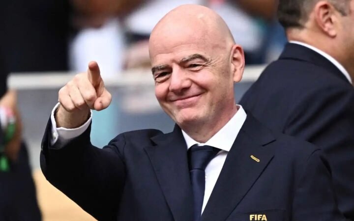 "الفيفا" يرد على اتهامات الاتحاد الأوروبي لكرة القدم بشان إنفانتينو