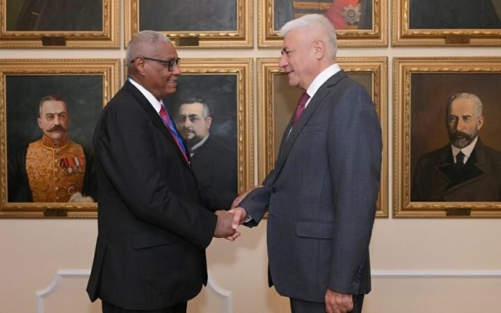 وزيرا داخلية روسيا والسودان يبحثان في موسكو التعاون الأمني ومكافحة الجرائم الإلكترونية