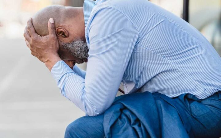 الوحدة تسرق سنوات من صحتك النفسية.. والرجال أكثر هشاشة