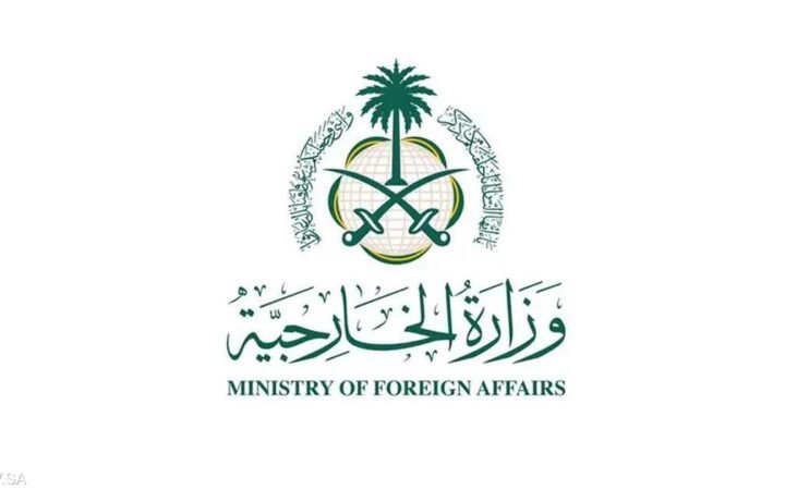السعودية: زيارة وزير الدفاع لطهران تهدف لخفض التصعيد