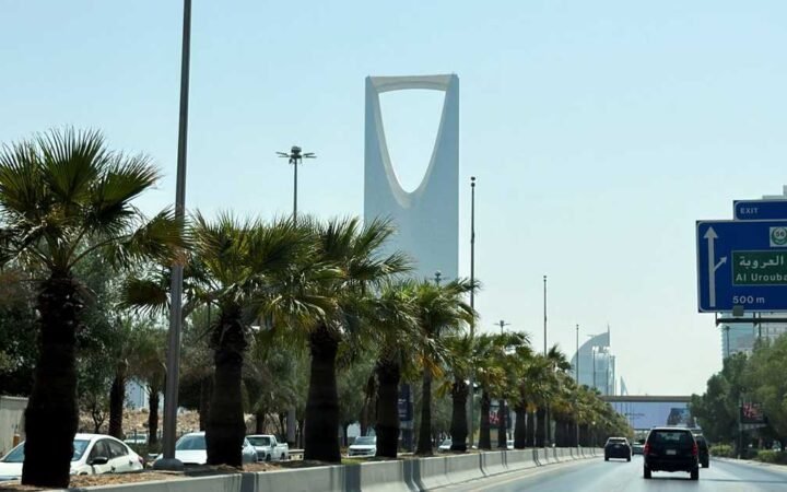 سماع انفجارات في الرياض.. والسعودية تعلن اعتراض صاروخ