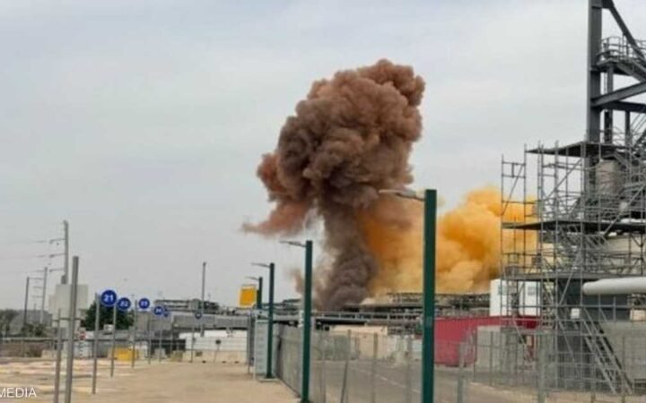 مصابون في انفجار بمصنع جنوب إسرائيل.. حديث عن تسرب مواد خطرة