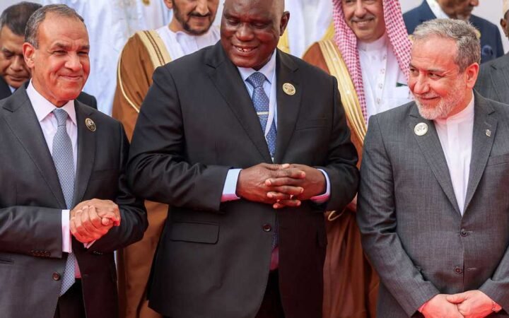 وزيرا خارجية مصر وإيران يبحثان خفض التصعيد