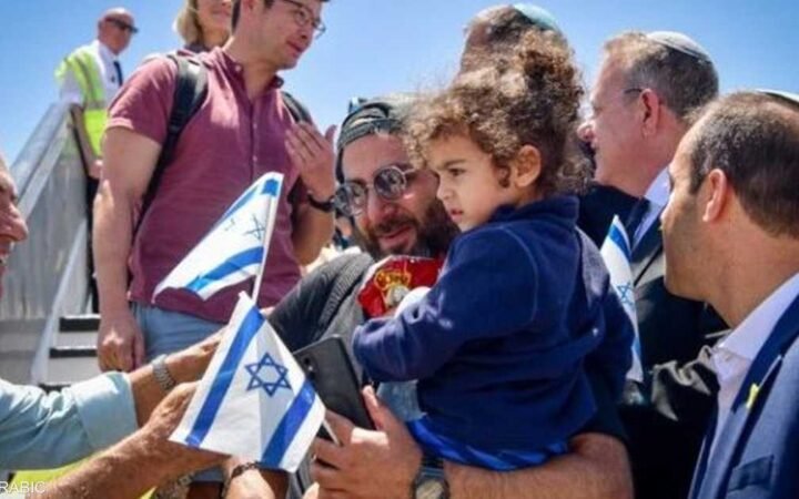 إسرائيل تستغل احتجاجات فرنسا.. إجراءات هجرة أسرع لليهود