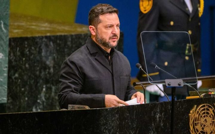 زيلينسكي يؤكد عقد محادثات مع روسيا بوساطة أميركية في نوفمبر
