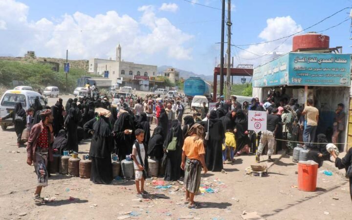 الصراع في اليمن يجبر أكثر من 281 ألف شخص على النزوح