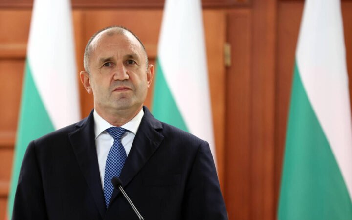 رئيس بلغاريا يأمل في حل دبلوماسي للنزاع في أوكرانيا