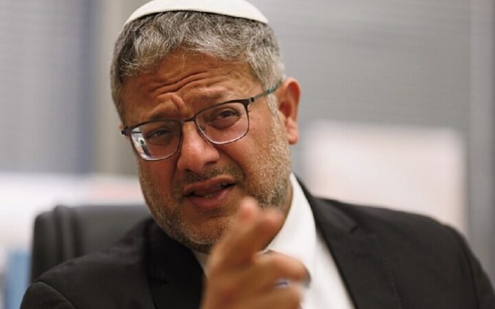 بن غفير يسخر من معاناة أسيرات فلسطينيات ويتوعد بمزيد من التنكيل (فيديو)