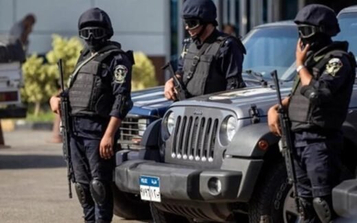 مصري يقتل زوجته بطريقة مروعة داخل حمام مكتب محام