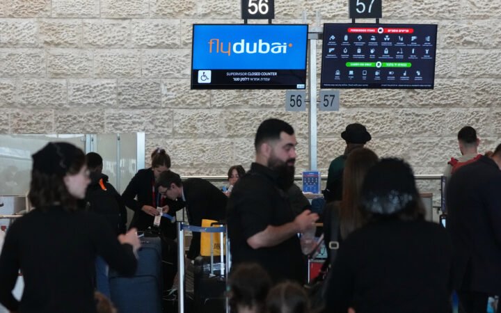 يديعوت أحرونوت: السعودية ترفض السماح لطائرة إسرائيلية بنقل ركاب طائرة فلاي دبي من مطار تبوك 