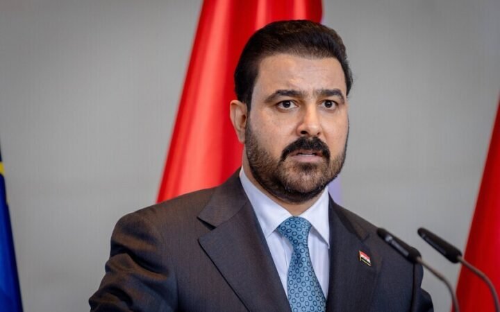 رئيس الوزراء العراقي: سنشرع قانونا ينظم الحشد الشعبي ويثبت مكانته ضمن المنظومة الأمنية