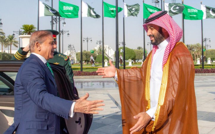 بعض الدول عينها على "اتفاقية مكة" بين السعودية وتركيا وباكستان