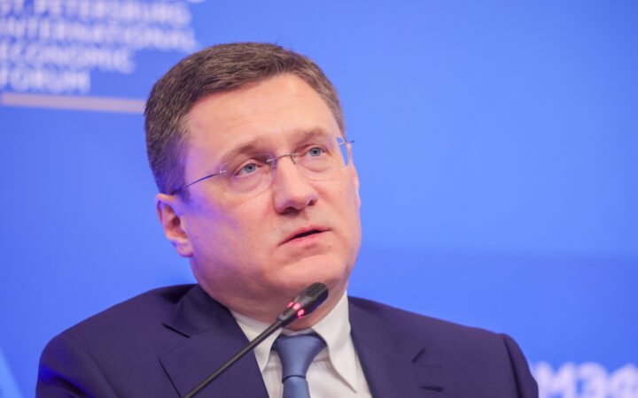 نوفاك: "أوبك+" تبحث في الرياض تطورات سوق النفط وآفاق 2027