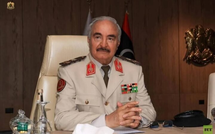 القائد العام للقوات المسلحة العربية الليبية خليفة حفتر