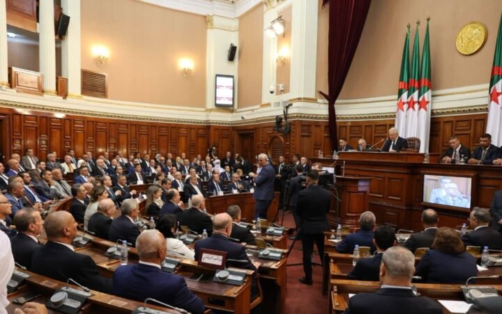 مجلس الأمة الجزائري يقر بالإجماع إعادة عقوبة الإعدام