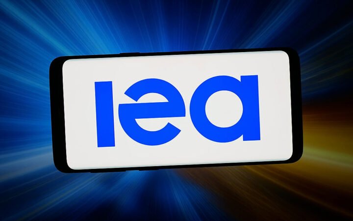 وكالة الطاقة الدولية تسرّع ضخ 100 مليون برميل من النفط من الاحتياطي الاستراتيجي