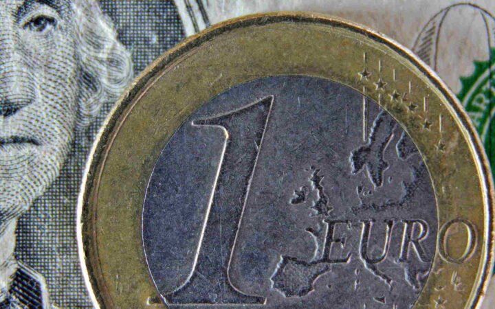خطر العدوى.. كيف قد تمتد أزمة الديون الفرنسية إلى بقية أوروبا؟