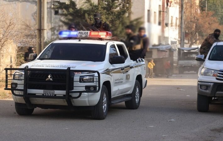الأمن السوري يوقف 6 من عناصر النظام السابق بتهم ارتكاب جرائم وانتهاكات بحق المدنيين