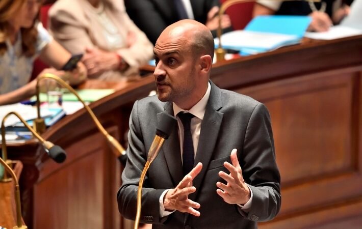 وزير الخارجية الفرنسي يتهم روسيا والصين و"ماغا" بـ"إسكات ميكروفونه"