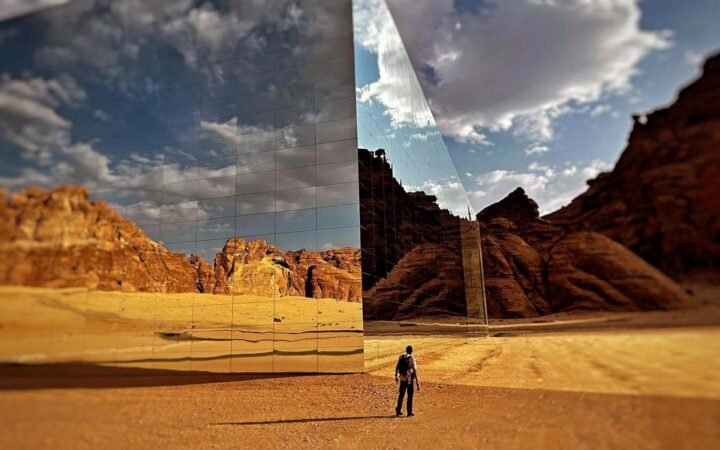 إسرائيلي يتوجه للسعودية متخفيا ويتحدث عن "مهمة سرية" بشأن اليهود.. كاد ينكشف أمره في المدينة المنورة