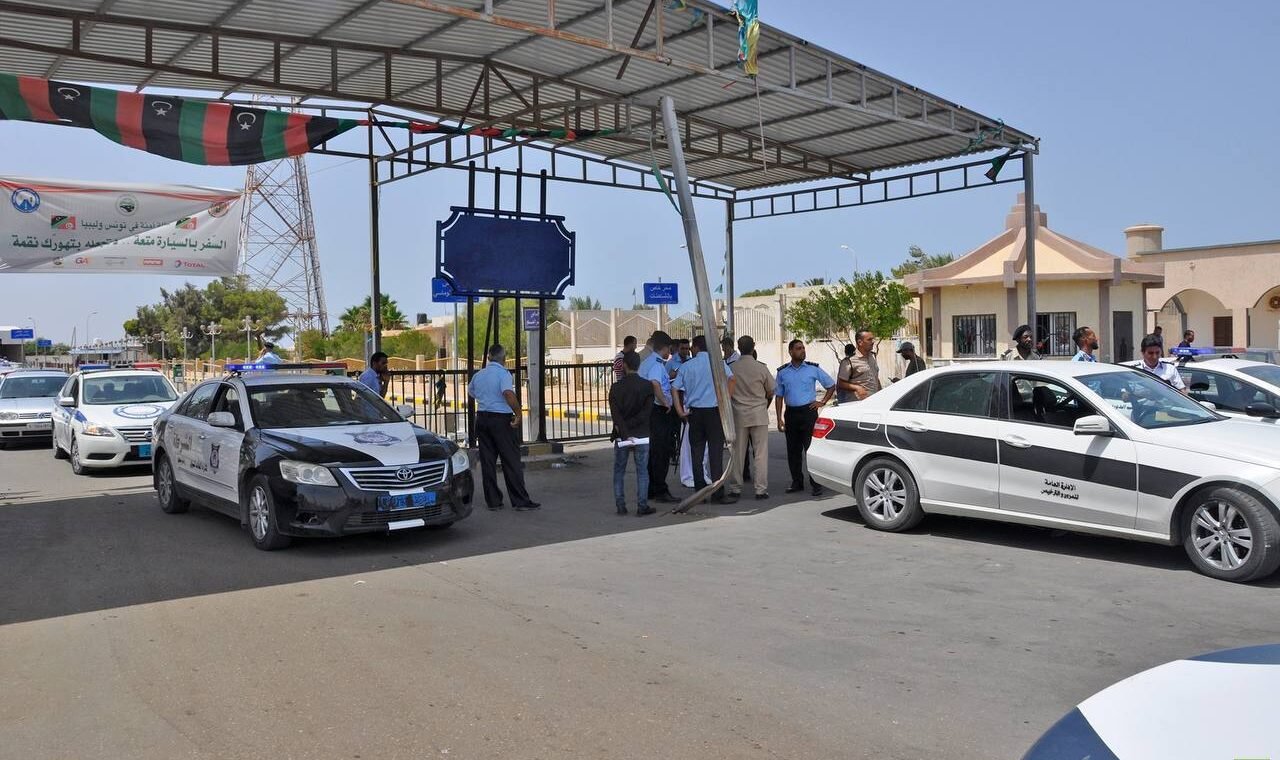 ليبيا وتونس تبحثان تعزيز التنسيق الأمني وتيسير عبور المسافرين
