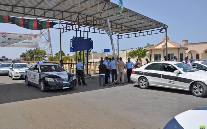 ليبيا وتونس تبحثان تعزيز التنسيق الأمني وتيسير عبور المسافرين