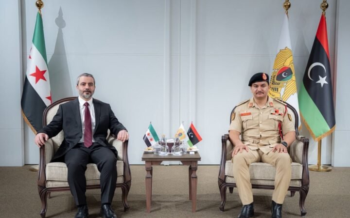 ملف السوريين المفقودين في ليبيا على طاولة الشيباني وحفتر في بنغازي