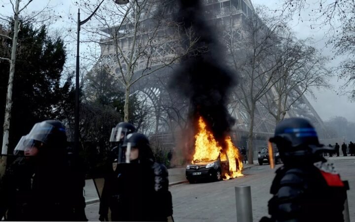 وزير الخارجية البيلاروسي: احتجاجات فرنسا وإسبانيا ثمن دعم النزاع الأوكراني