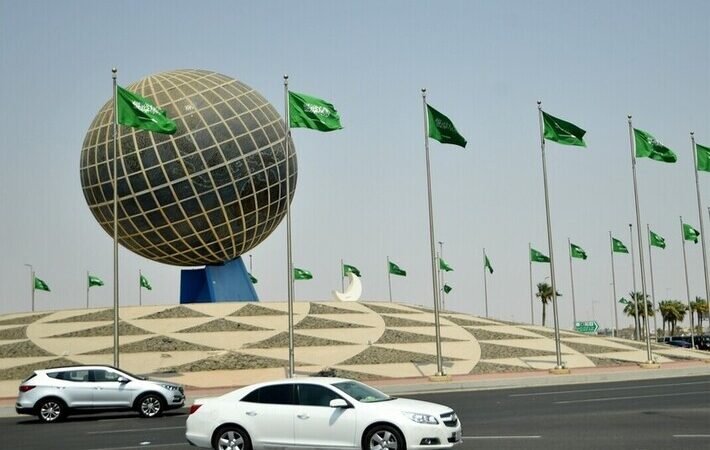 الدفاع المدني السعودي يعلن زوال الخطر عن أبها بعد إطلاق إنذار تحذيري