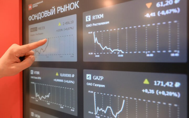 بورصة موسكو تصعد بقوة بعد صفقة "الديزل" بين روسيا والولايات المتحدة