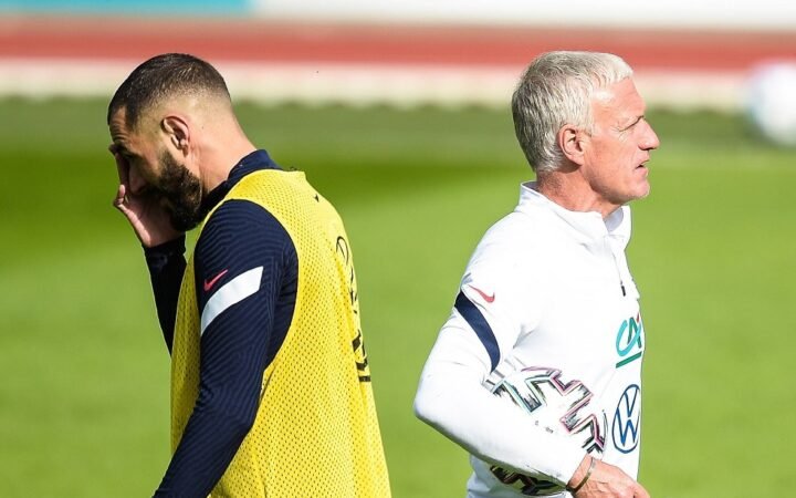 مدرب فرنسا السابق يعود إلى القضاء.. بسبب أزمة بنزيما قبل مونديال قطر 2022