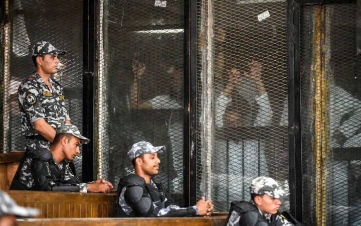 الجنايات المصرية تصدر حكما مشددا بحق 8 متهمين في قضية إرهاب