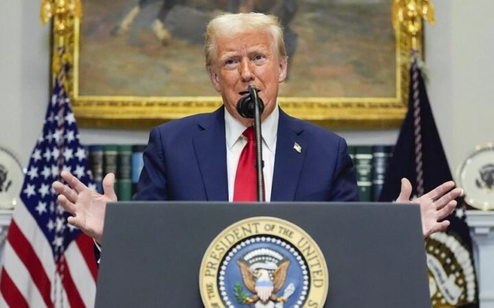 ترامب ينفي وقف تبادل المعلومات الاستخباراتية مع أوكرانيا ويصف صفقة الديزل الروسي بأنها للعالم