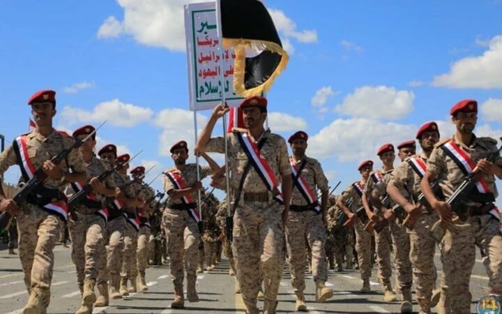 قيادي حوثي يلوح بقائمة أهداف في السعودية تشمل منشآت نفطية ومطارات وبنوكا