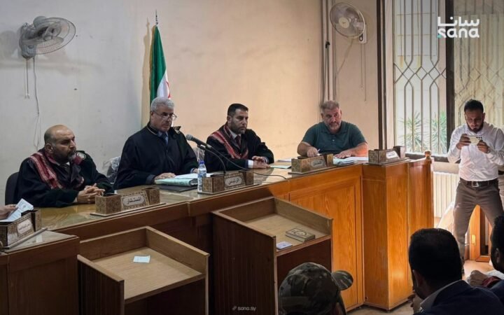 محكمة الجنايات العسكرية في حلب تصدر أحكاما بالإعدام والسجن بحق متهمين بانتهاكات في أحداث الساحل