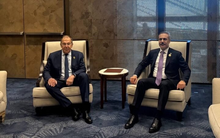 لافروف وفيدان يبحثان الأزمة الأوكرانية والتعاون بين روسيا وتركيا في مجالات الاقتصاد والطاقة