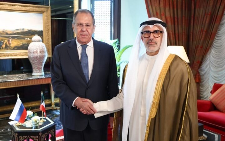 وزير الخارجية الروسي ونظيره الكويتي يؤكدان على ضرورة إيجاد سبل سريعة لتهدئة التوترات في المنطقة