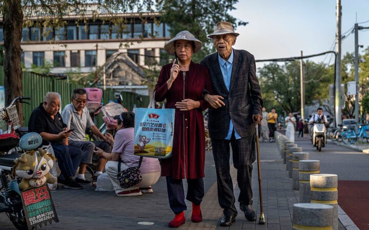 بكين تتجه لتصبح مجتمعا فائق الشيخوخة بحلول 2035 وثلث سكانها فوق الستين