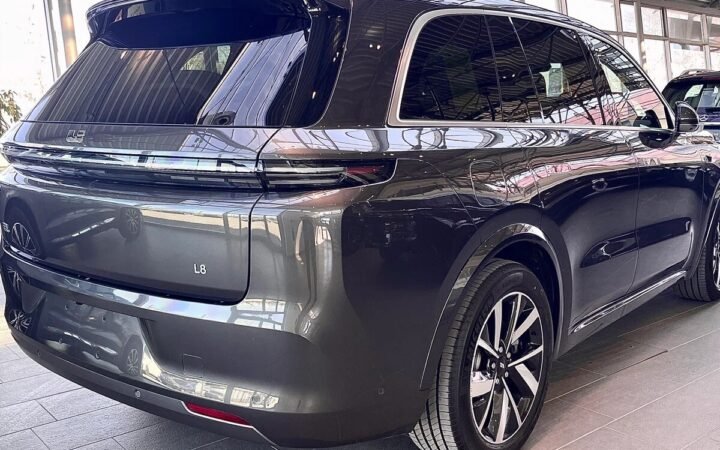 روسيا تشهد انطلاق مبيعات كروس أوفر الهجين Li Auto L8