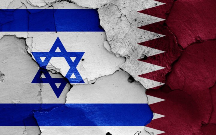 وثائق تكشف تورط إسرائيل المباشر في تحويل أموال قطرية إلى غزة
