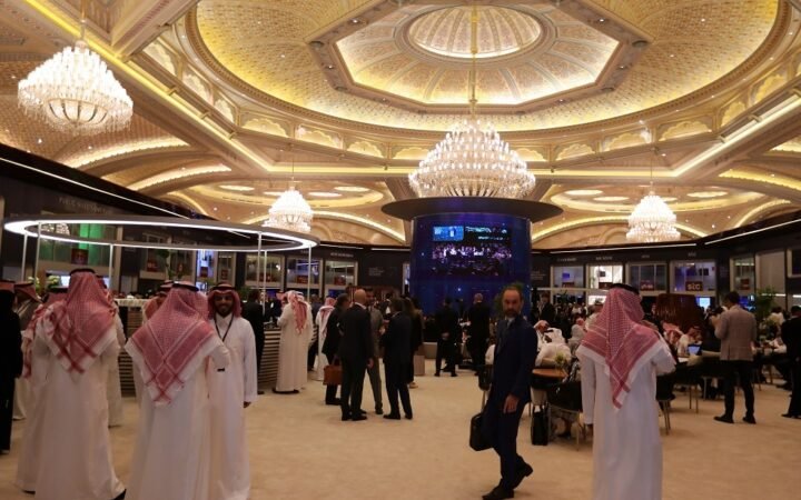 السعودية تؤجل مؤتمر "دافوس الصحراء" إلى العام المقبل