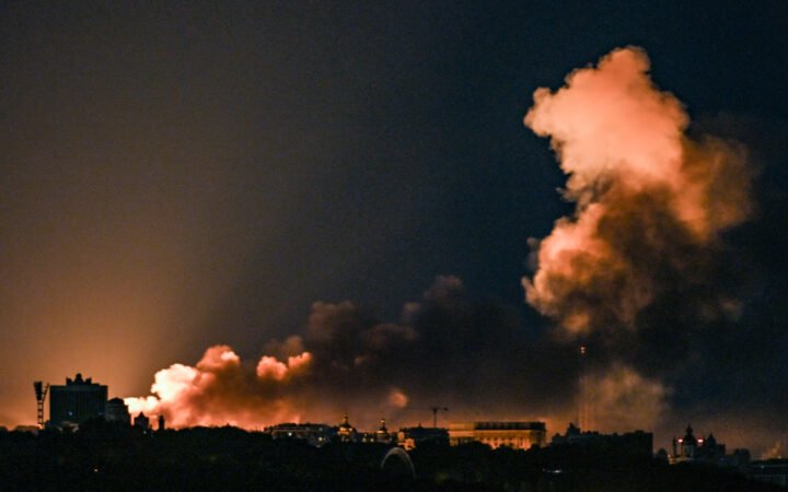 الدفاع الروسية: استهداف مركزين لوجستيين في غرب أوكرانيا وسفن شحن في جنوبها