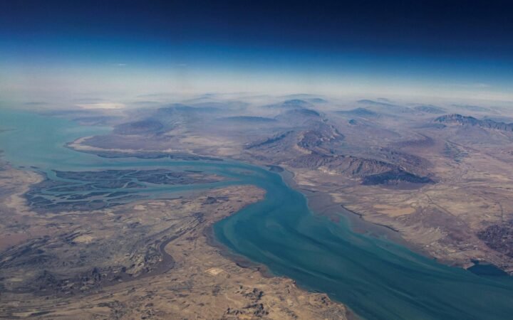 ماذا سيحصل لمضيق هرمز بعد 5 سنوات؟.. توقع لافت من رئيس بنك "HSBC"