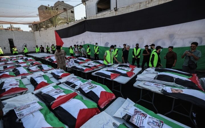 قتلى وجرحى وقصف في غزة.. إجلاء مرضى وتحذيرات من تدهور أوضاع الأسرى