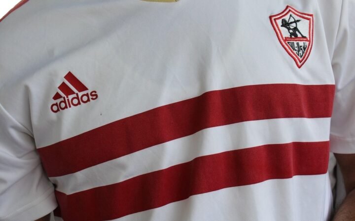إدارة الزمالك تحسم الجدل بشأن التفاوض مع المدرب المغربي محمد أمين بن هاشم