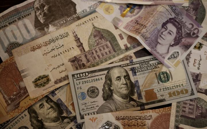 الدولار يسجل مستوى قياسيا جديدا أمام الجنيه لأول مرة منذ 7 أشهر